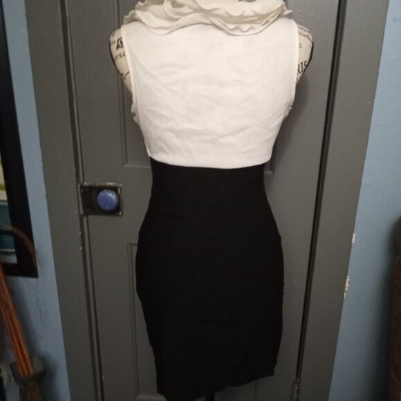 Ruby Rox. Dress - Picture 4 of 7